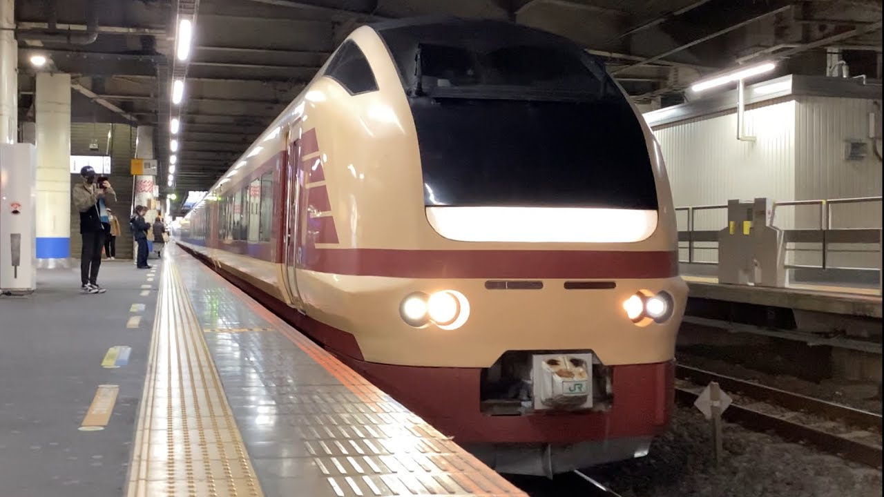 【4K高画質】【臨時特急鎌倉満喫川越号運転に伴う送り込み回送】E653系1000番台ｶﾂK70編成（国鉄特急色風復刻塗装）が回送列車として警笛を鳴らして大船駅8番線発車！2025.12.7 