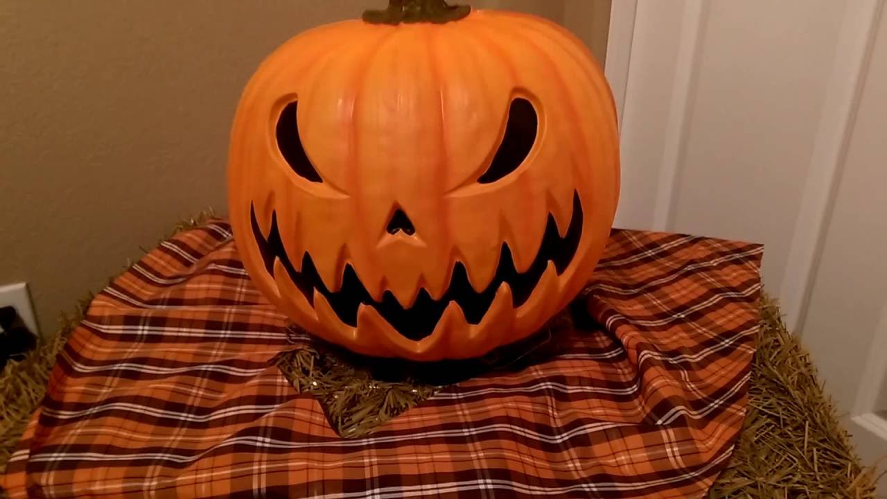 Halloween Prop Review: Hay Bale Popper (Spirit)