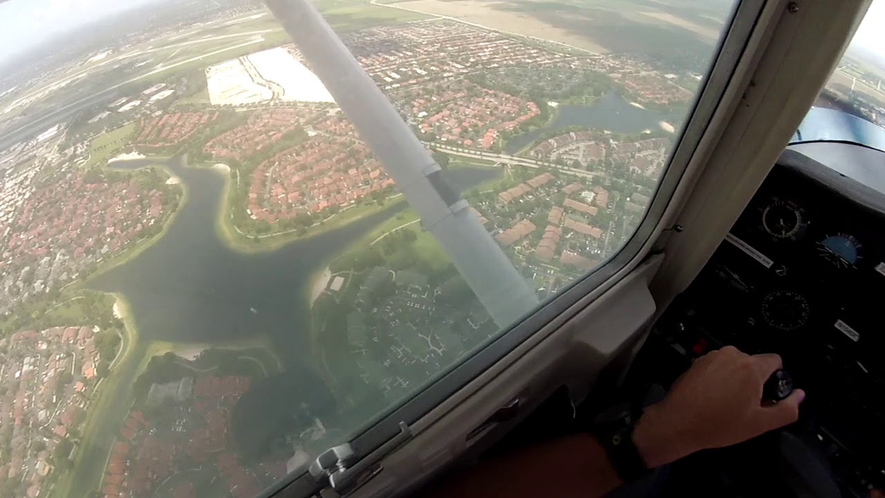 CESSNA 152 POV CROSS WIND LANDINGS KTMB Miami FL 2014