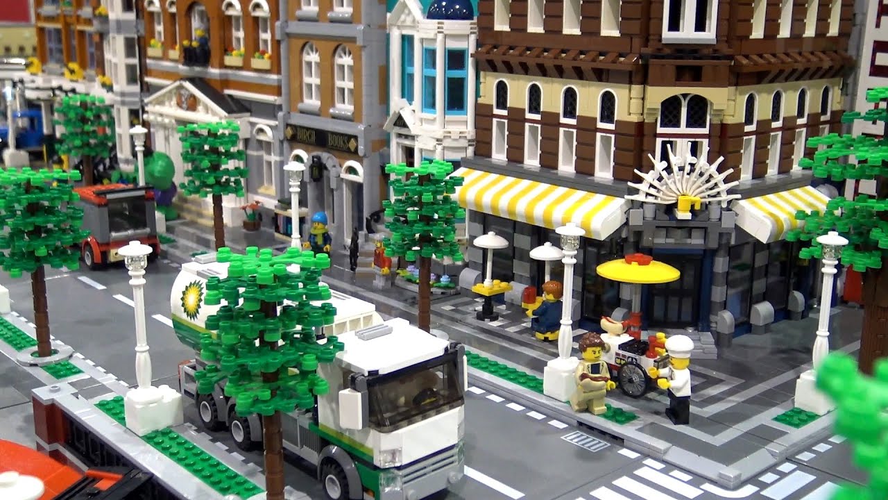 Giant LEGO Train City by Hoosier Bricks & Bricks4Chris