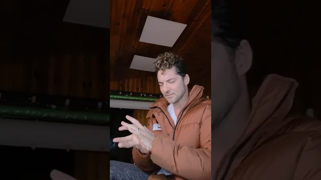 David Bisbal canta 