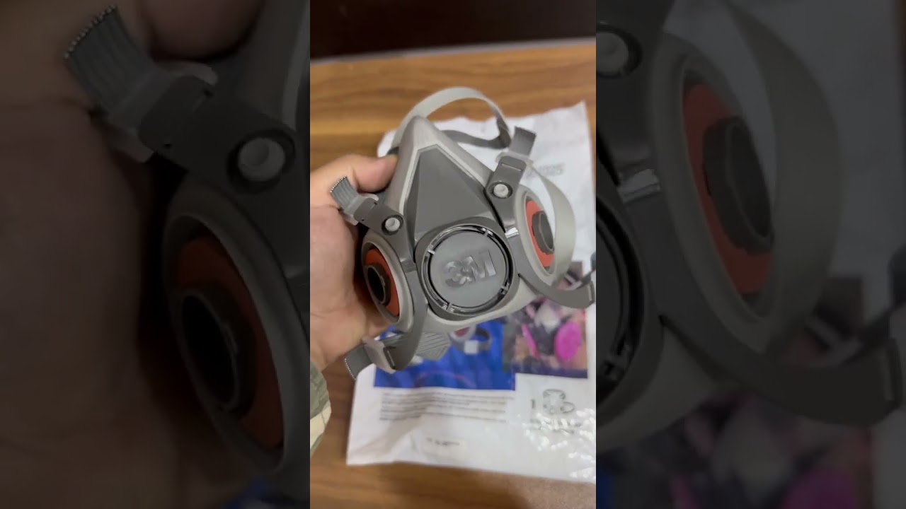3M Half Face Mask with 2pcs Filters.