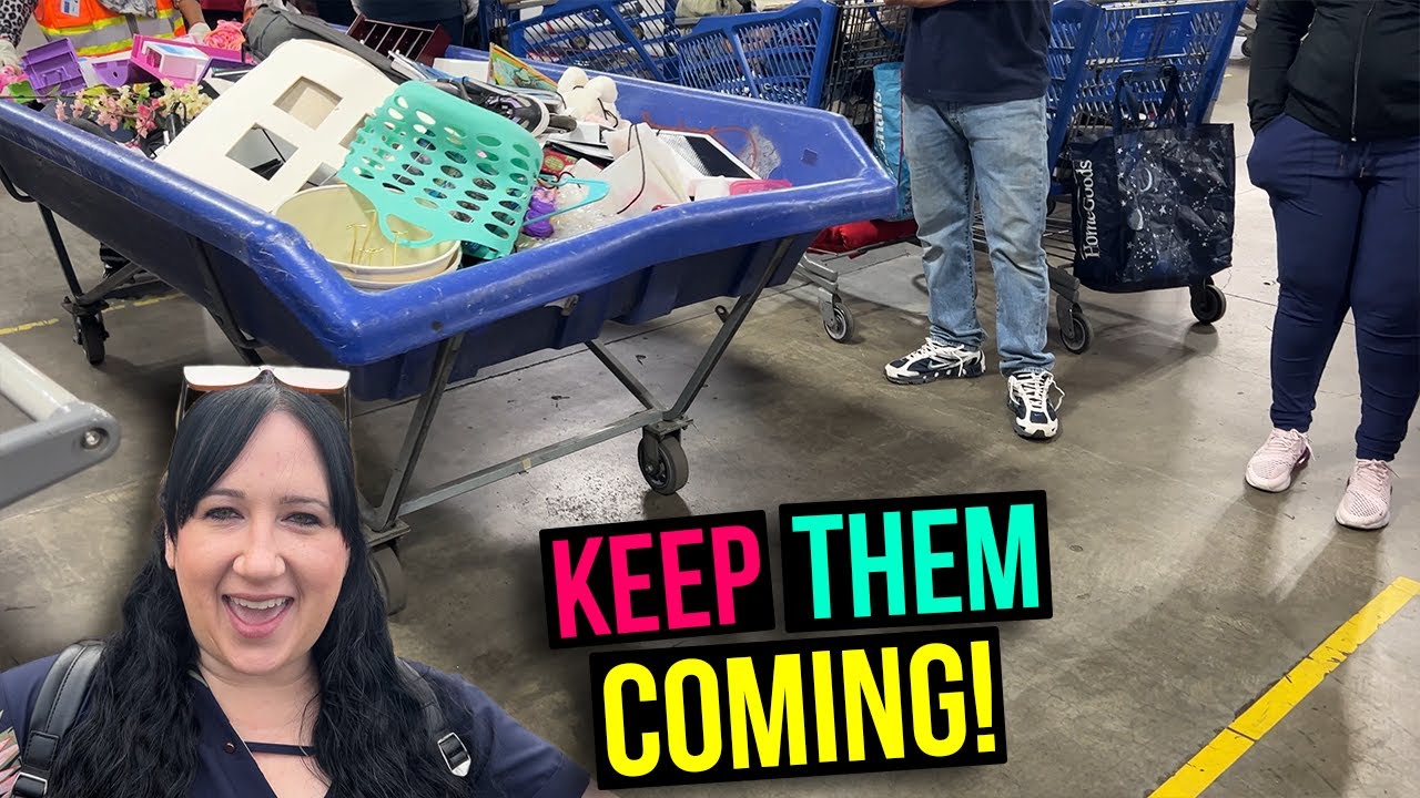 SO MANY NEW ITEMS TO DIG THROUGH!  THE BINS KEPT COMING!  #thrifting #goodwill #bins #resale