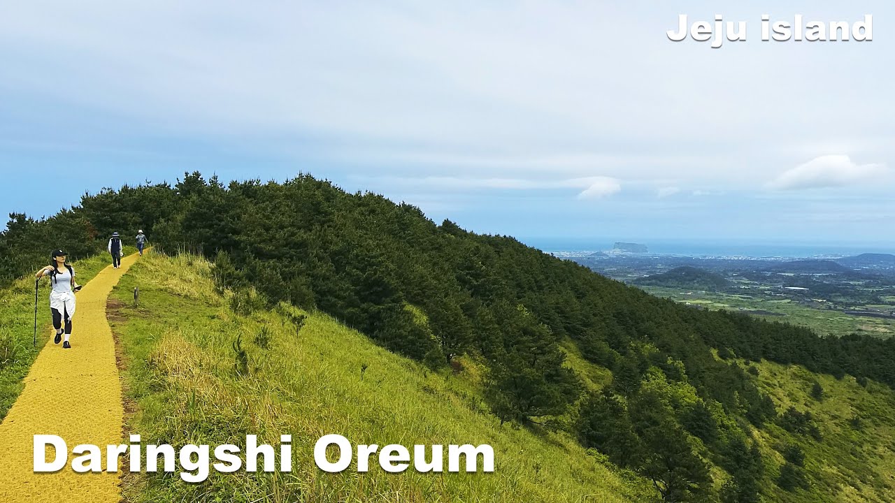Darangshi Oreum (Wollangbong) in Jeju Island | South Korea Travel・4K HDR