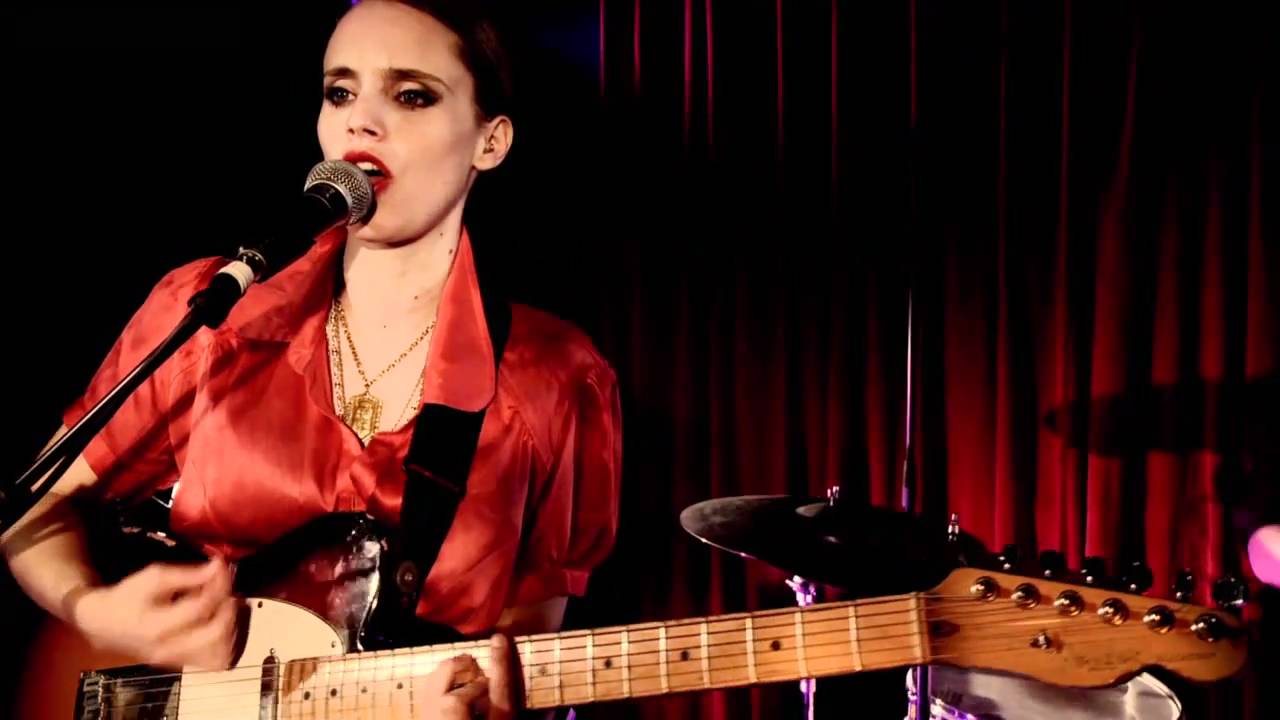 Anna Calvi 