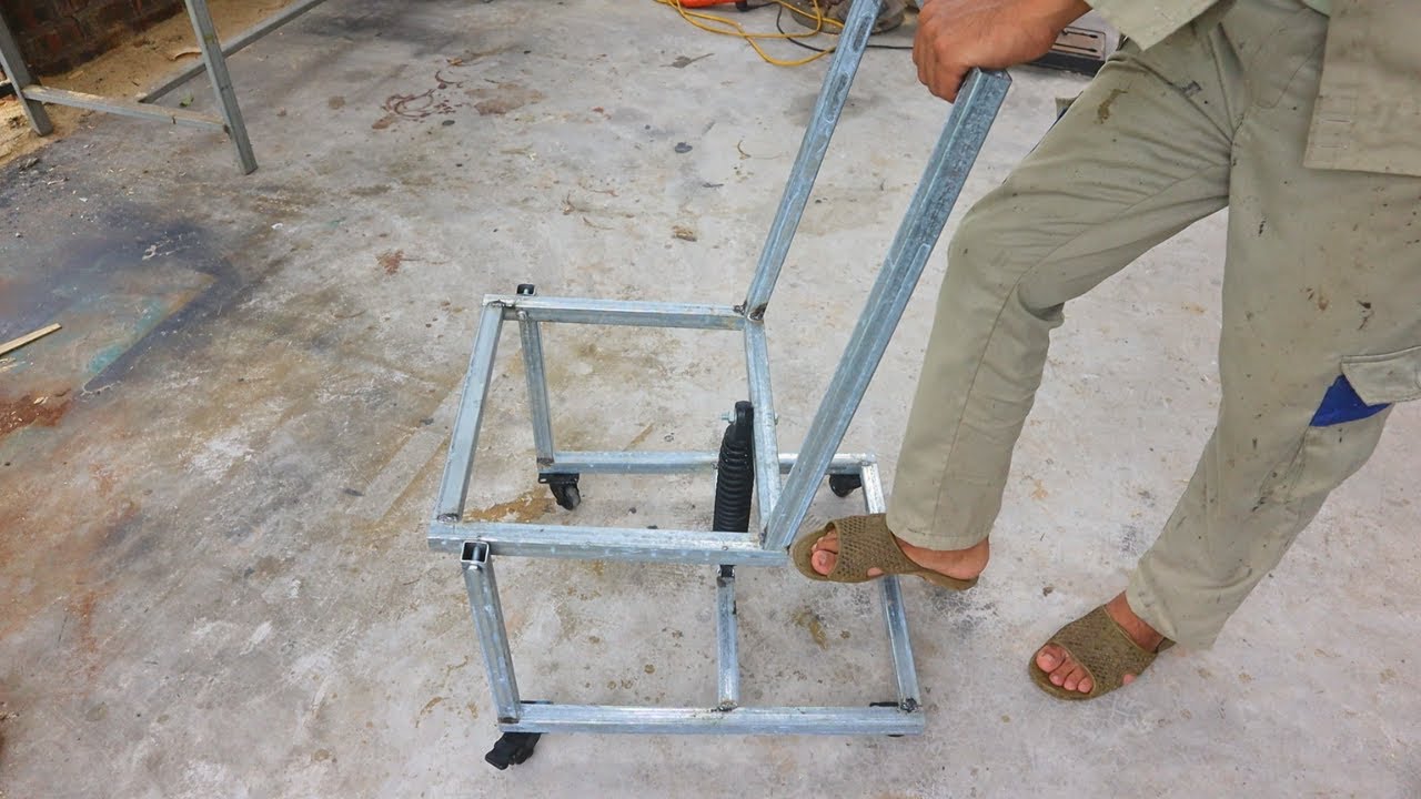 Great idea for a smart craftsman's shock absorber chair / Diy smart metal chair