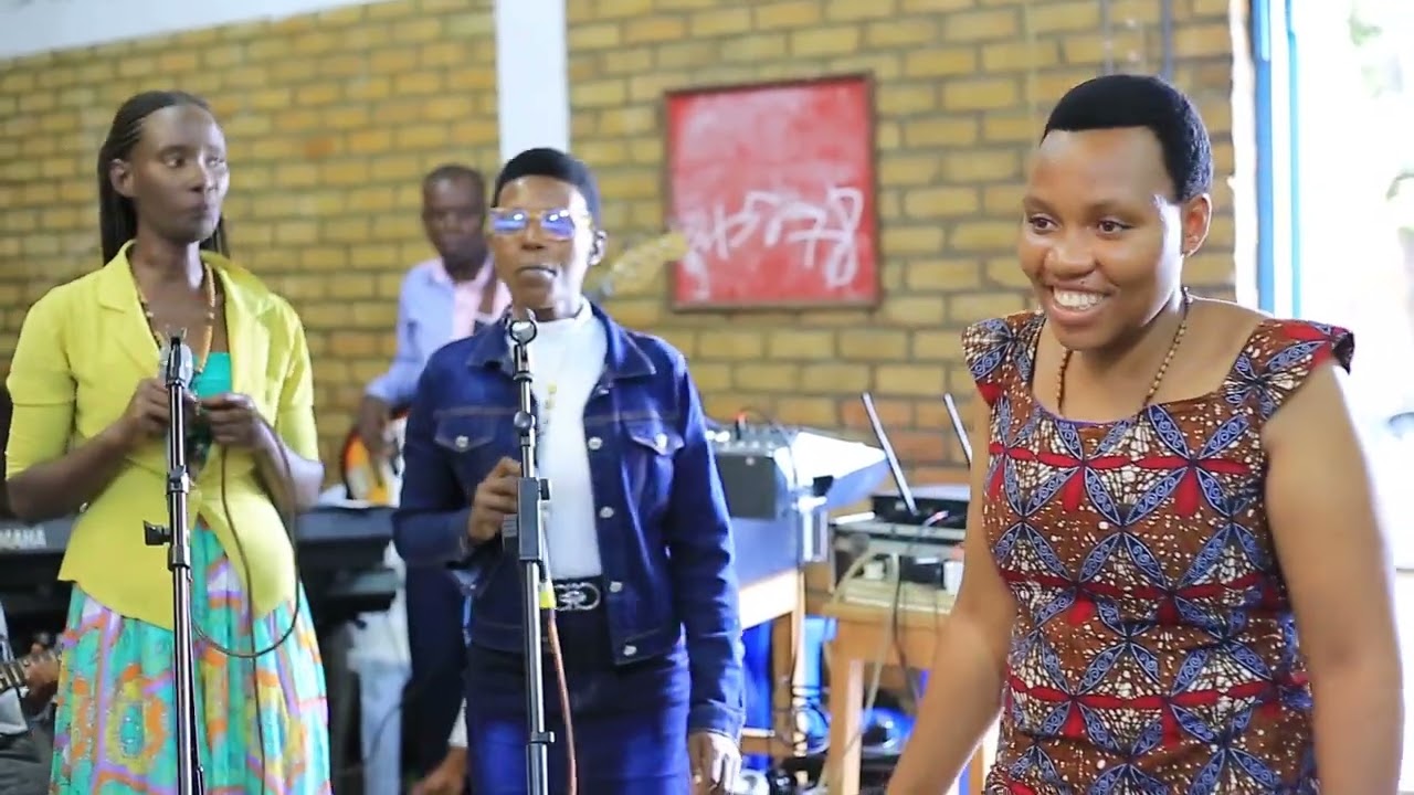 UMUKAMA niwe mwungere wanje groupe d'animation Chorale Saint Augustin 