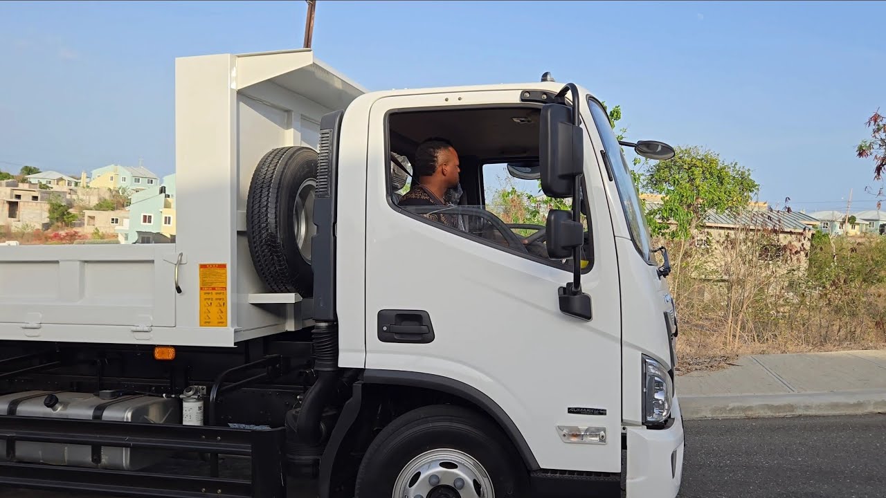 Learning to drive manual truck without any instructor | teaching myself.  Second day of practice 