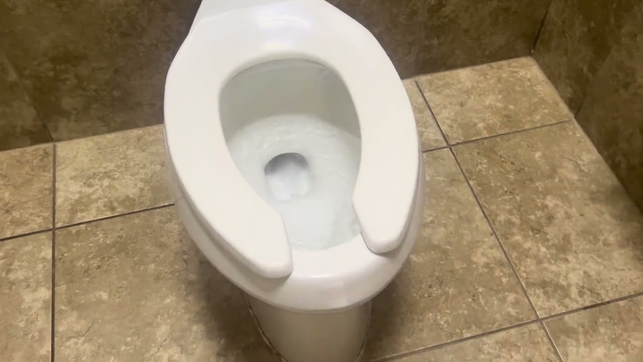 3156 Bucks Cenver Lamar Men Restrooms