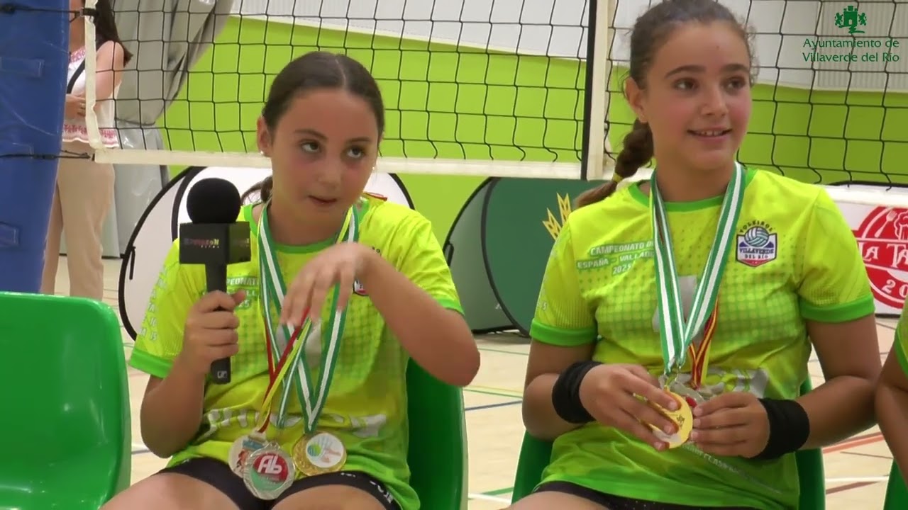 Jugadoras de Benjamín del Club Voleibol Villaverde del Río