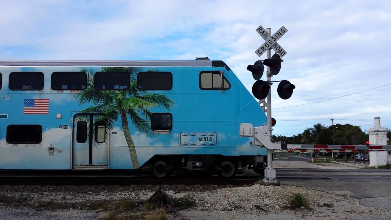 TriRail P606-04 #40 stops at Coconut