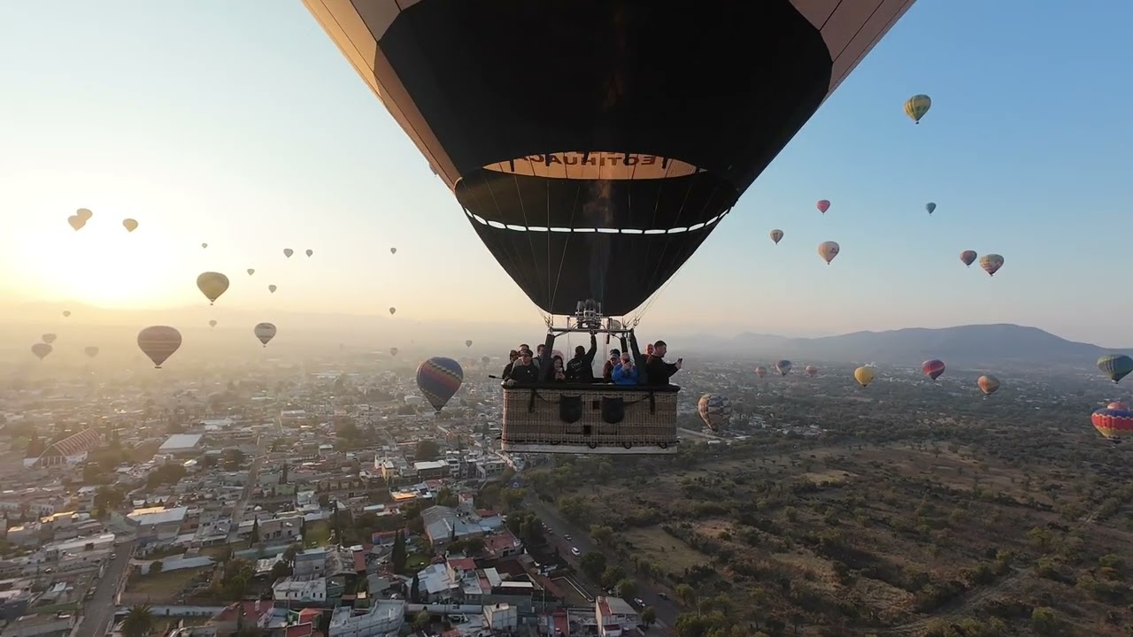 Hot-air balloon 