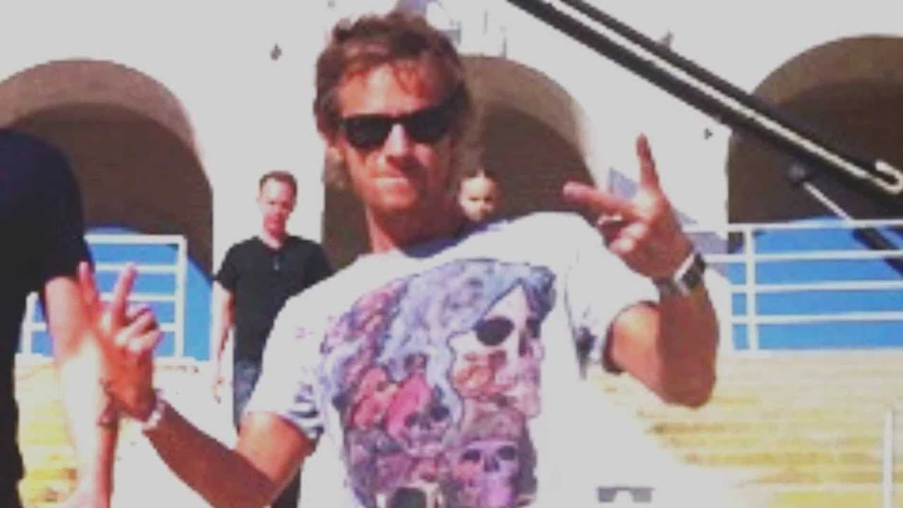 Dominic Howard - Everybody Loves Me.