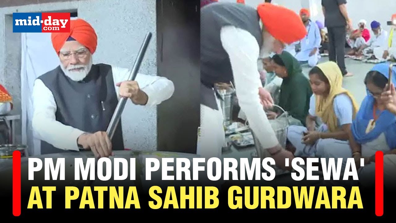 PM Modi Performs Sewa At Gurudwara Patna Sahib In Bihar, Serves Langar, Makes Roti