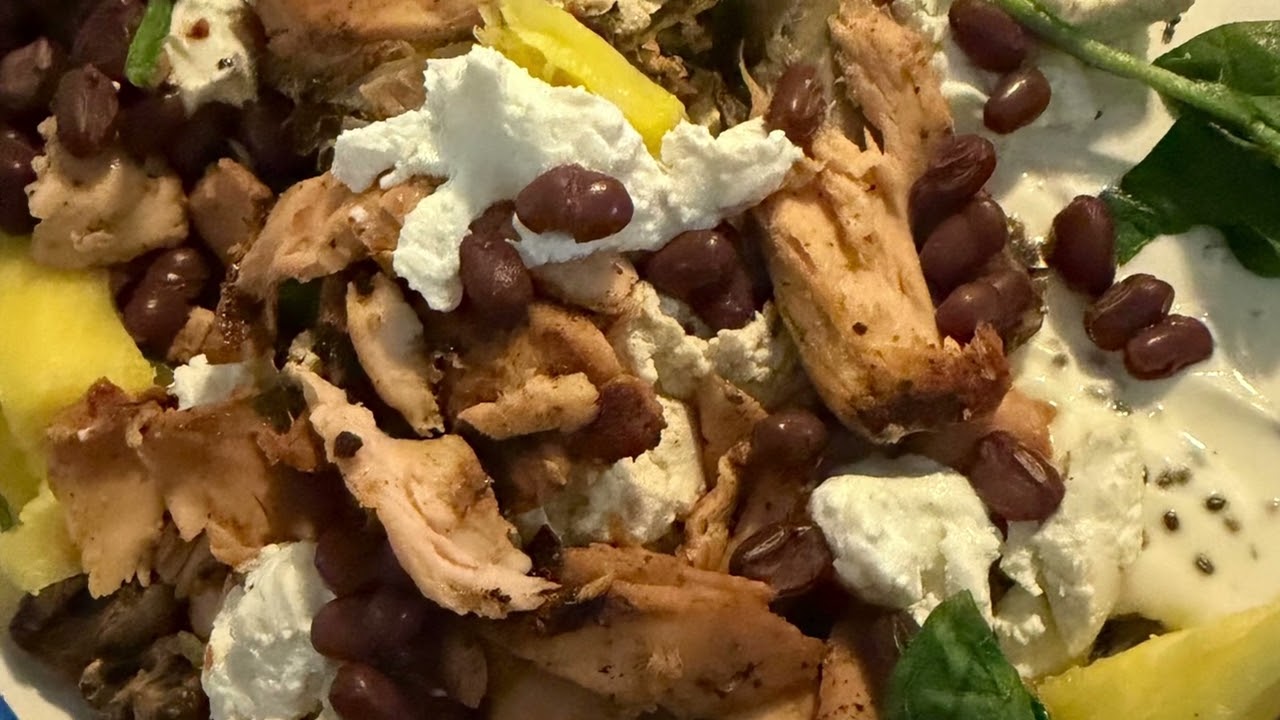  Spinach & Goat Cheese Power Scramble