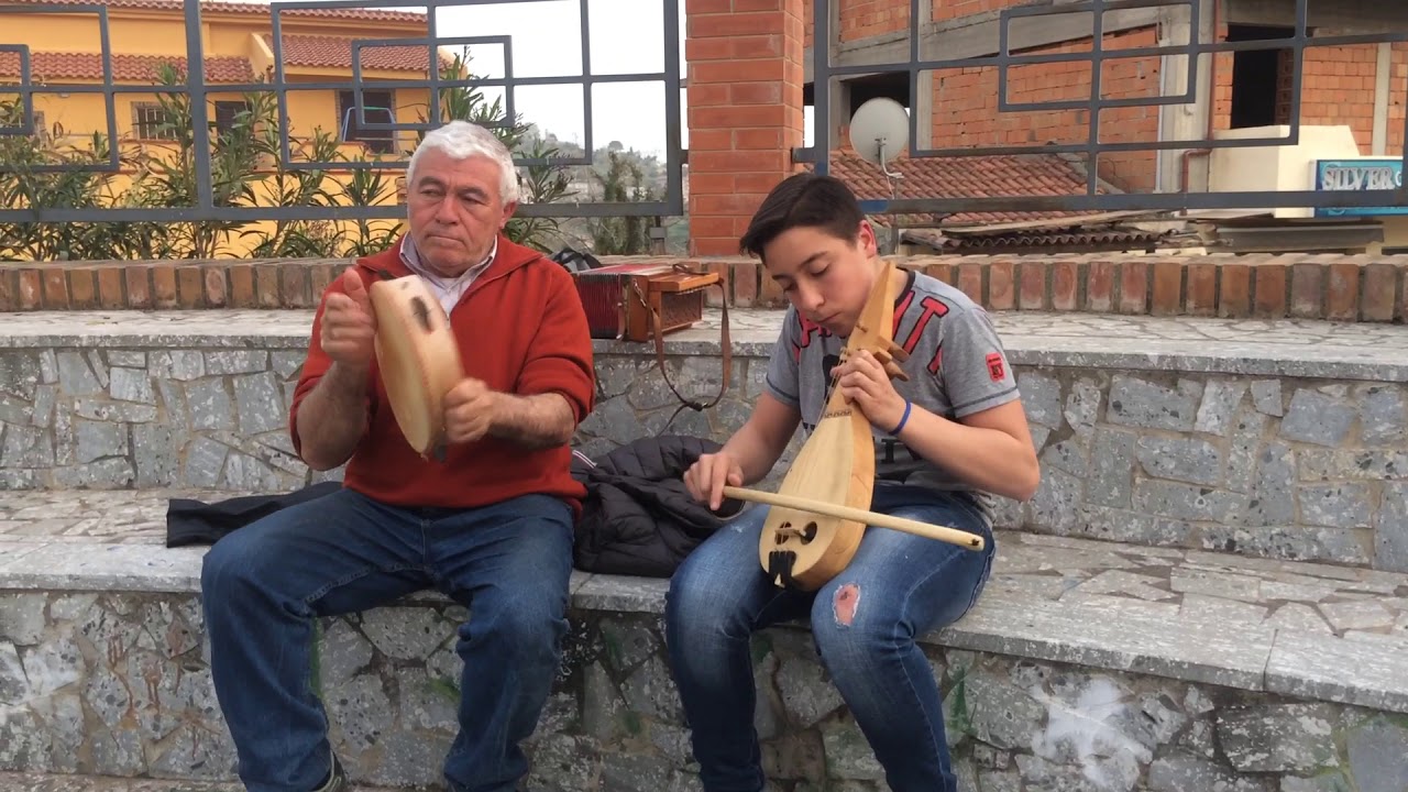 Suonata con lira calabrese