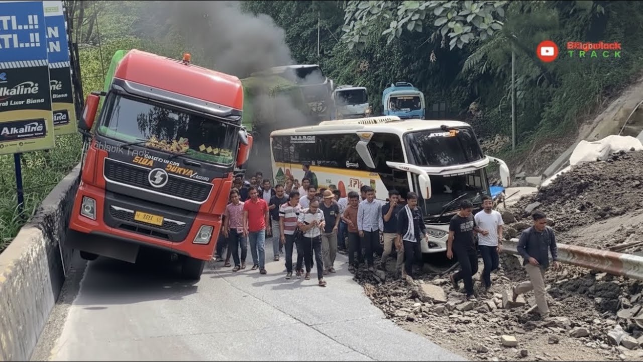 BAHAYA MAUT! Cuma Sopir Ini yang Berani Lewat Sini, Penumpang Sampai Teriak!