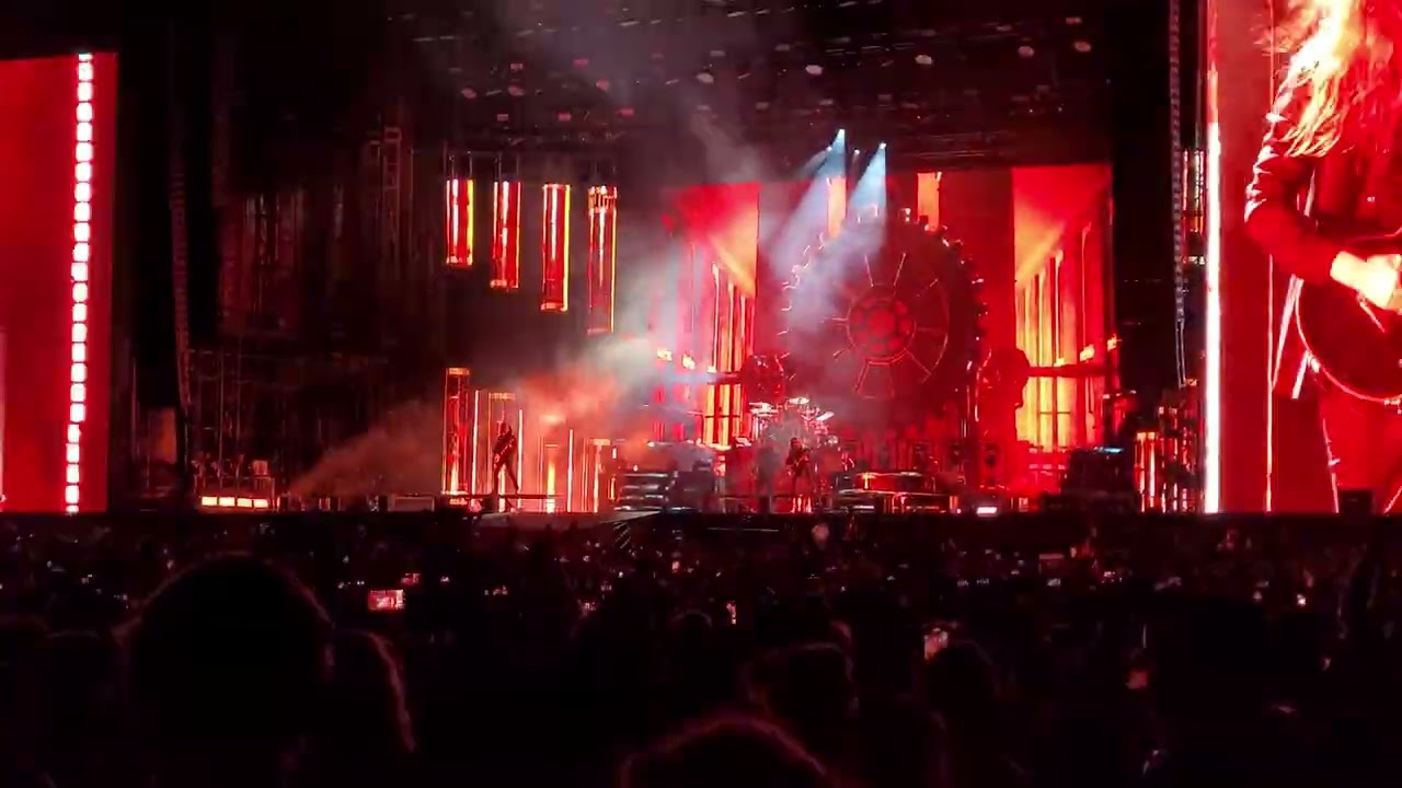 Bad omens-Dethrone live (louder than life 9/20/25)