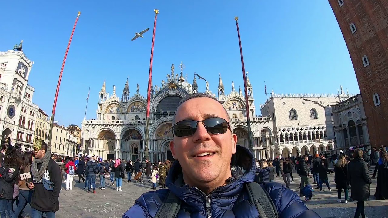 Plaza San Marcos Venecia - Basílica, Campanario, Torre del reloj, cafés