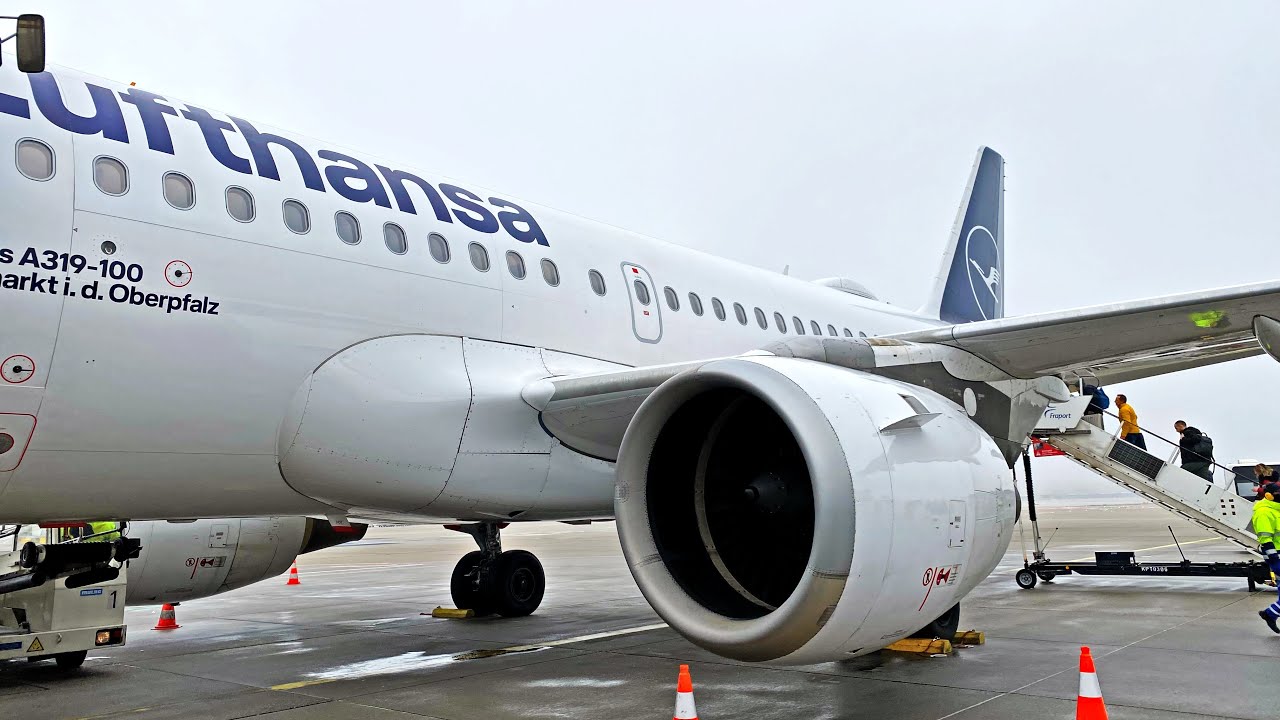 TRIP REPORT | Lufthansa [Business Class] Airbus A319 | FRA-BLQ | LH284