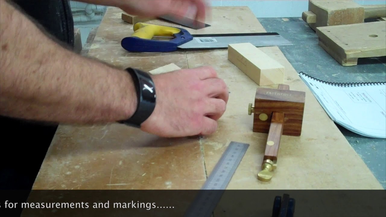 Preston's College Tasters : Carpentry & Joinery : How to make a Tee Halving Joint