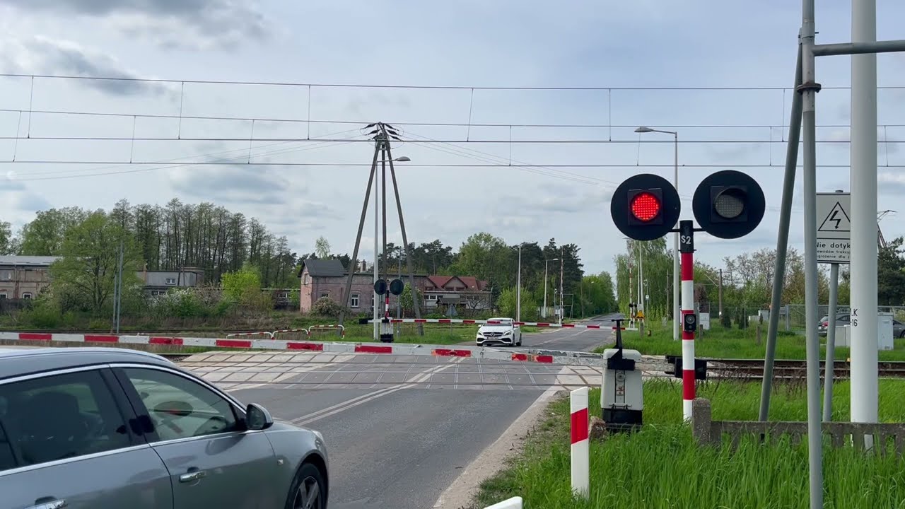 Przejazd kolejowy Września, ul. Czerniejewska [LK807] // Polish Railroad Crossing