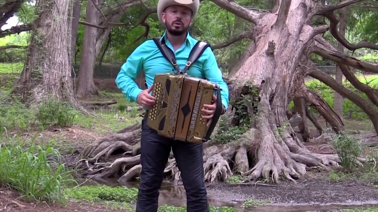 No&eacute; y sus Campeones - Los Amantes Mas Locos (Video Oficial)