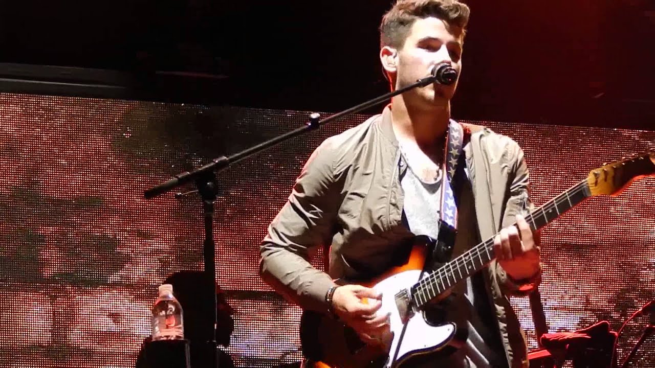 LIVE Jonas Brothers - NEW SONG - Found - Chicago -7/10/13 OPENING NIGHT