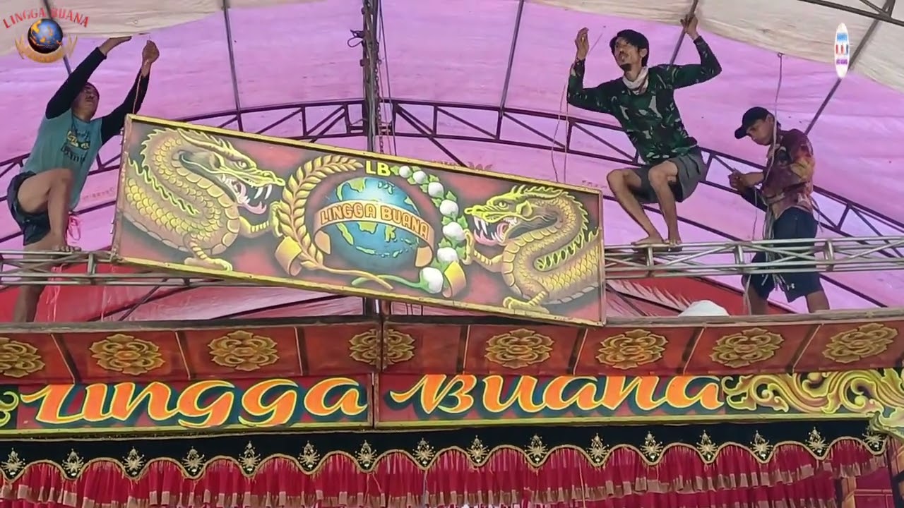 SUASANA PEMASANGAN DEKOR SANDIWARA LINGGA BUANA 2025