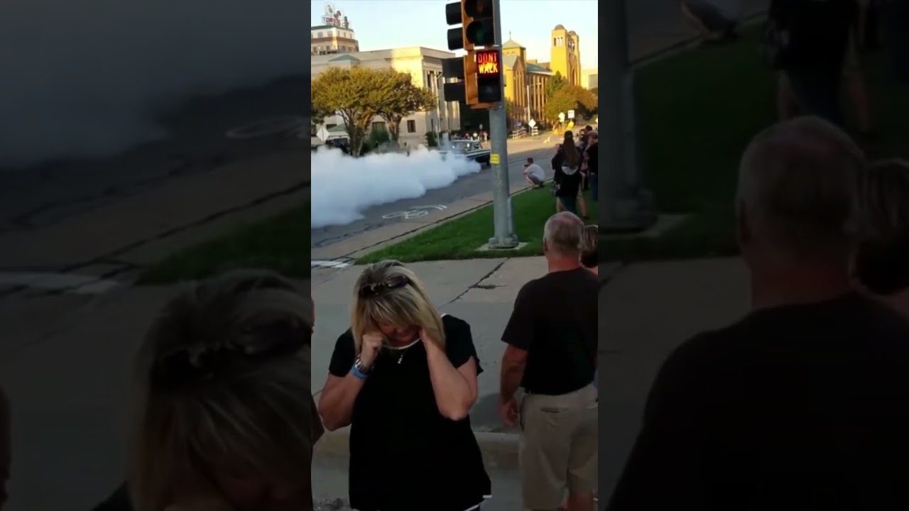 Blown Ford Falcon doing a massive burnout!