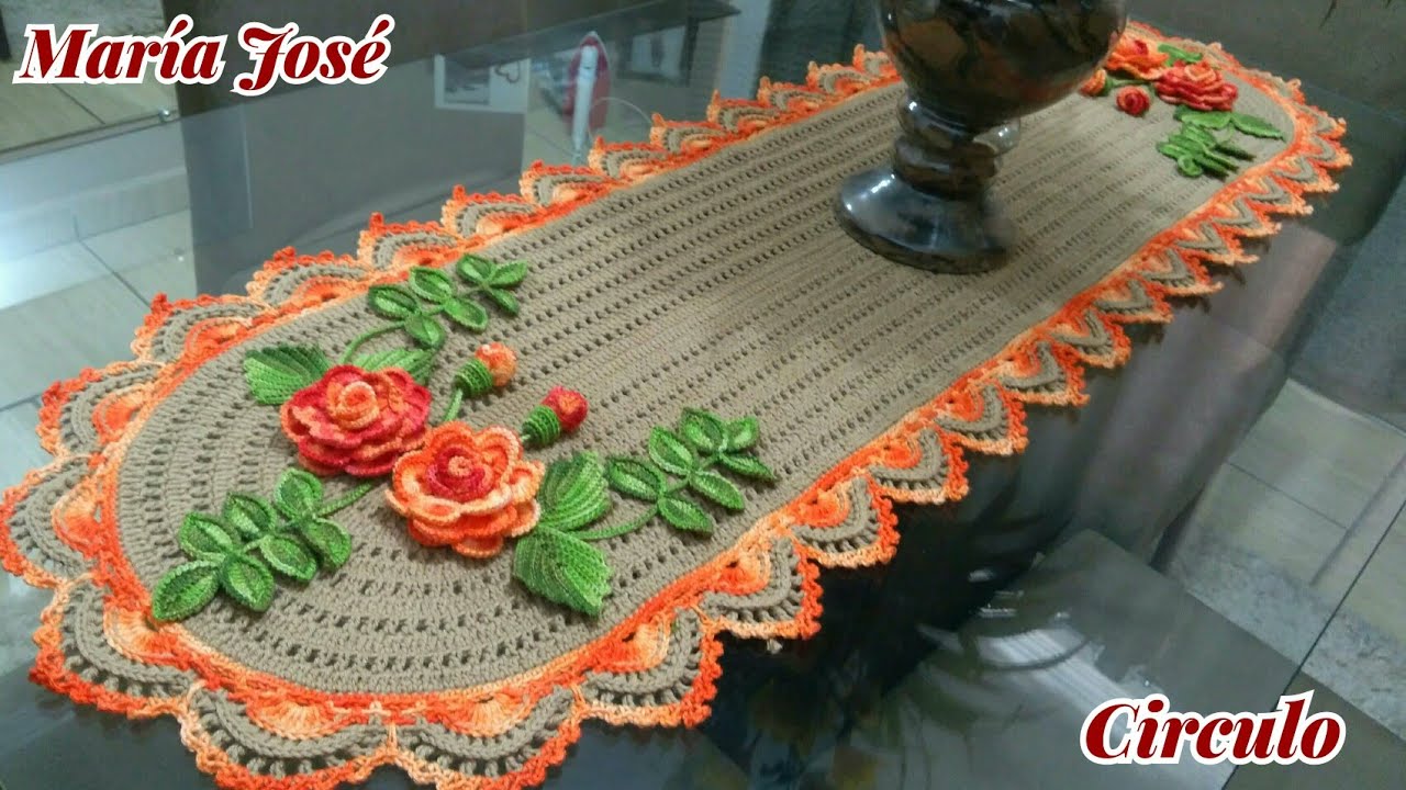 1/2 Caminho de mesa em crochê com Maria José.