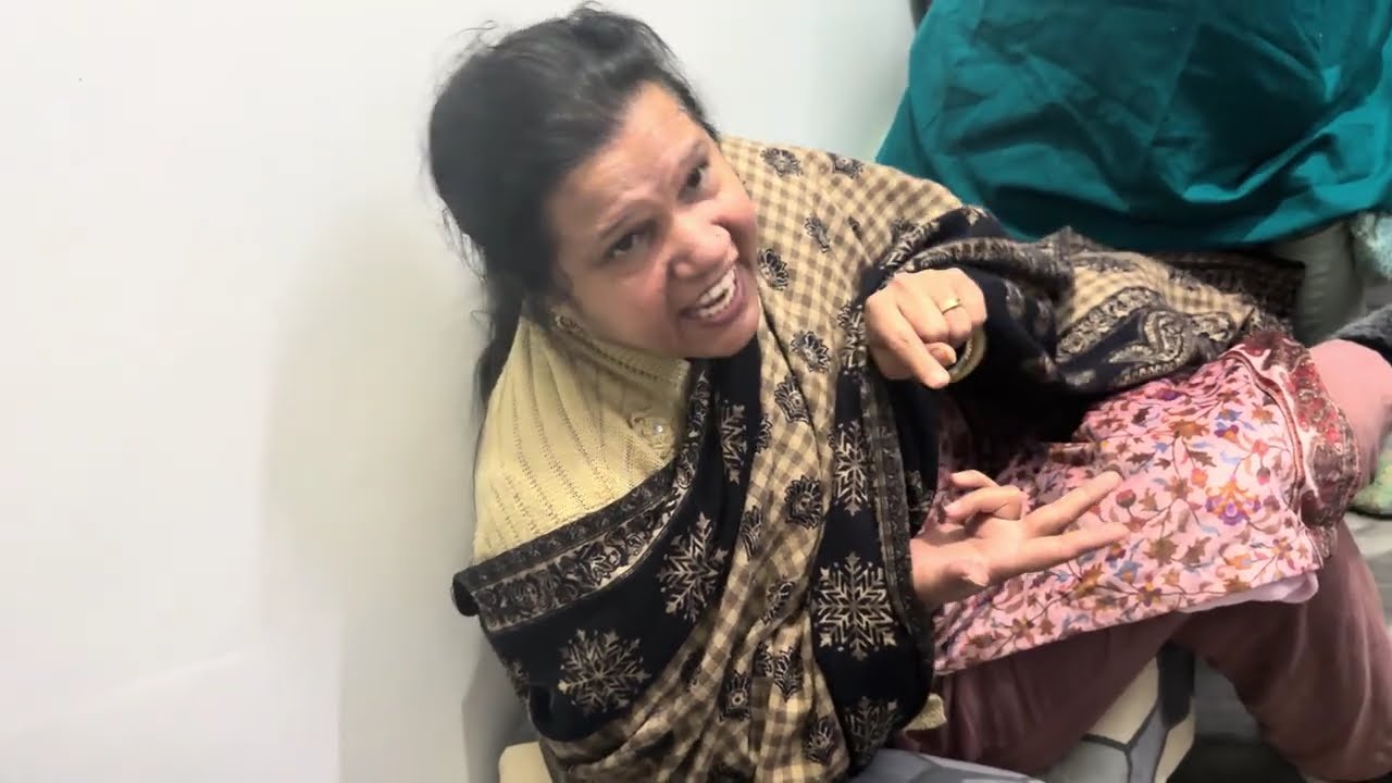 Ghra walo ka tuta sabar 