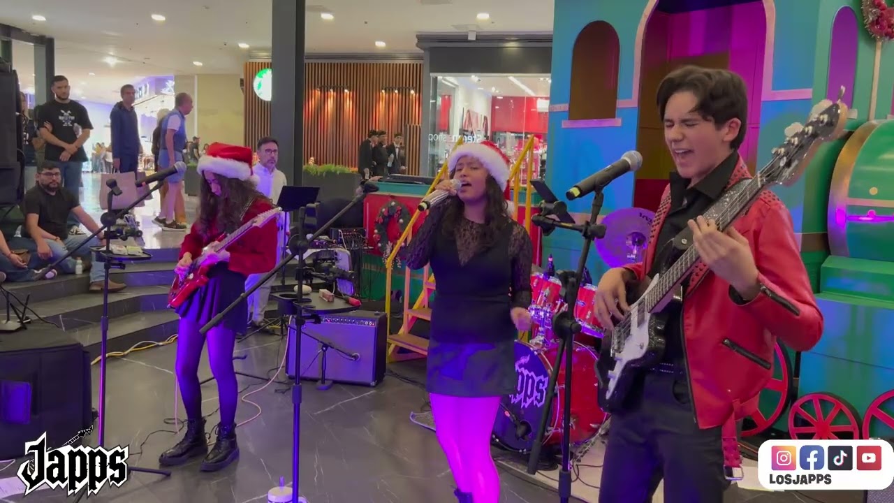 🎸✨ Los Japps – Welcome To The Jungle (Cover en vivo) 🎶 Plaza Fiesta San Agustín-13 de Diciembre 2025