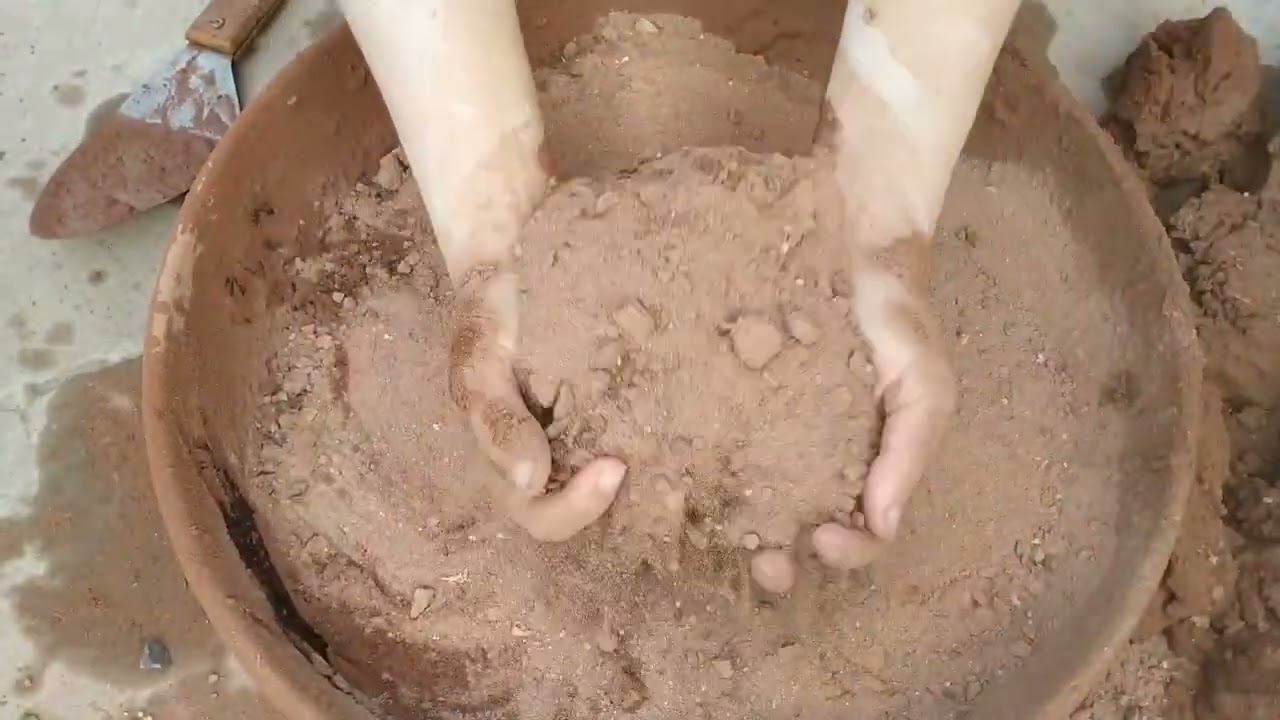 Red sand water crumbling | Dusty red sand