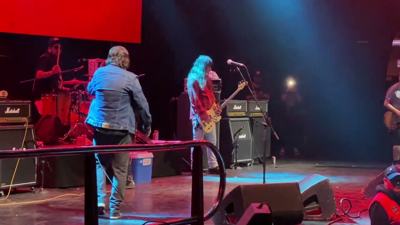 2 minutos - Vago | en vivo Santiago Chile Teatro Caupolican 6-10-2024