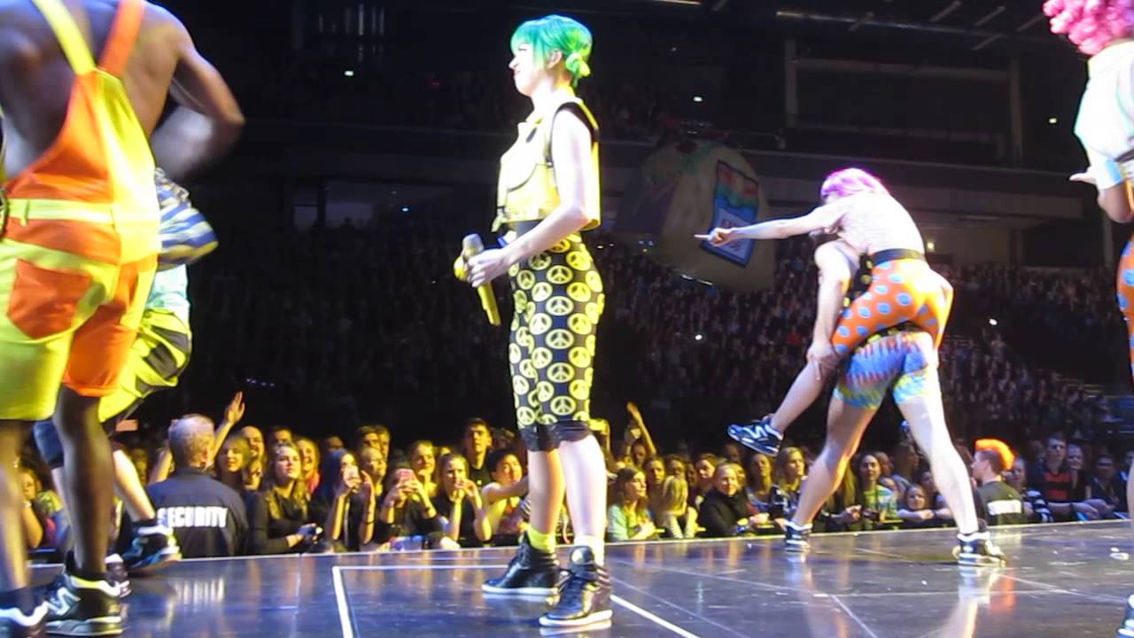 Katy Perry, Prismatic World Tour, This Is How We Do + TGIF