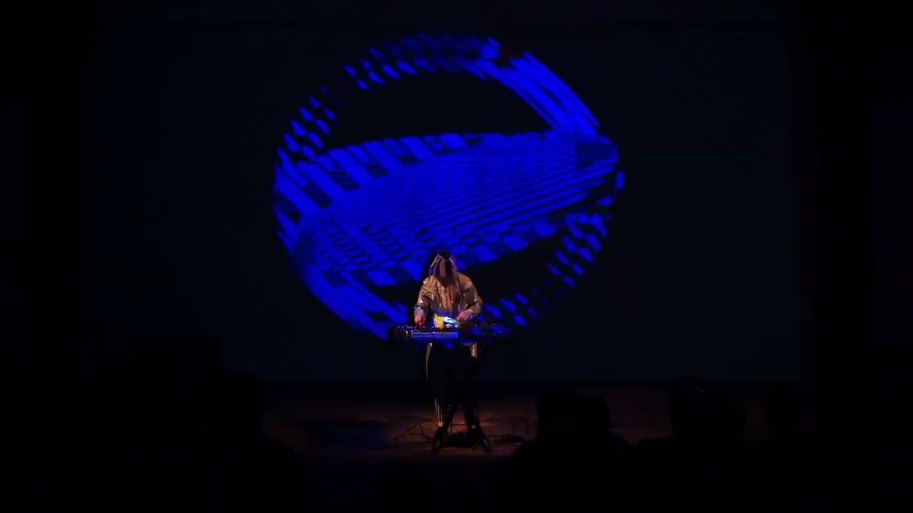 Lea Bertucci & Pod Blotz