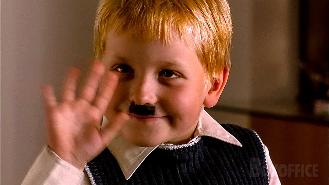 &iquest;Sabe lo que est&aacute; haciendo? | Euroviaje censurado | Clip en Espa&ntilde;ol