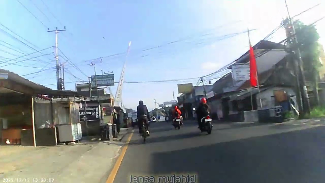 mingu pagi yang ceraah belanja bulanan ke indomart , banyak orang orang pada joging
