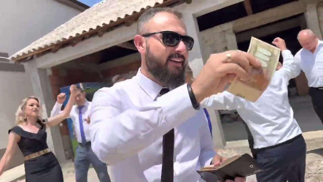 Makedonska svadba -Crno Buki -Bitolsko (od sabajle) Nikolce ,Tuse & Nikola