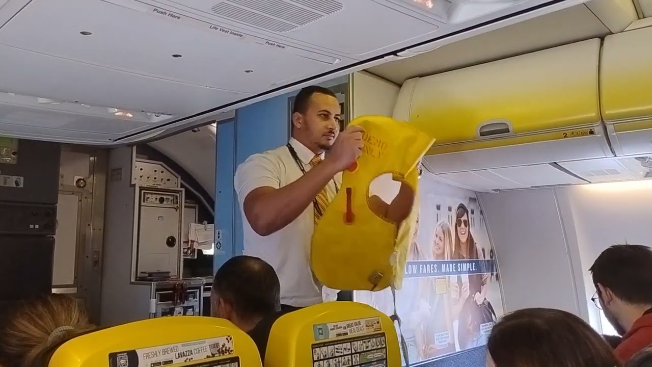 Ryanair Preflight Safety Briefing Boeing 737-800 flight RK4582 SJJ Sarajevo International Airport