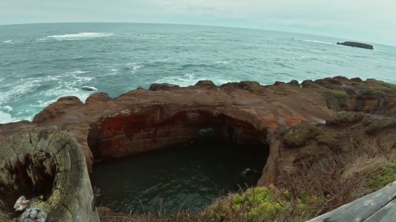 Devil’s Punchbowl Oregon | Midday Pacific Ocean Waves in 4K (Natural Sounds)