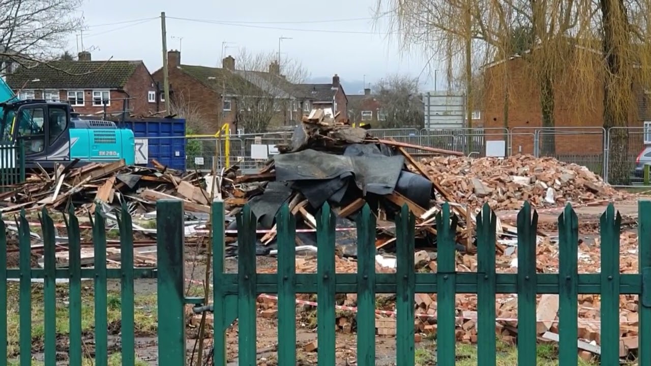 END OF AN ERA,  BRANDHALL GOLF CLUB DEMOLITION BEGINS 