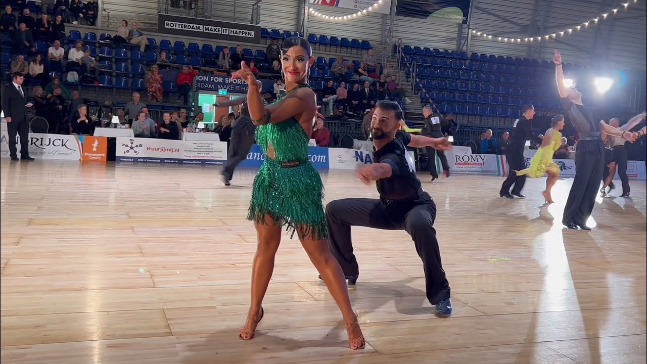World Championships Latin Senior 1 2022 Rotterdam. Israel Díez y Aroa Díez.
