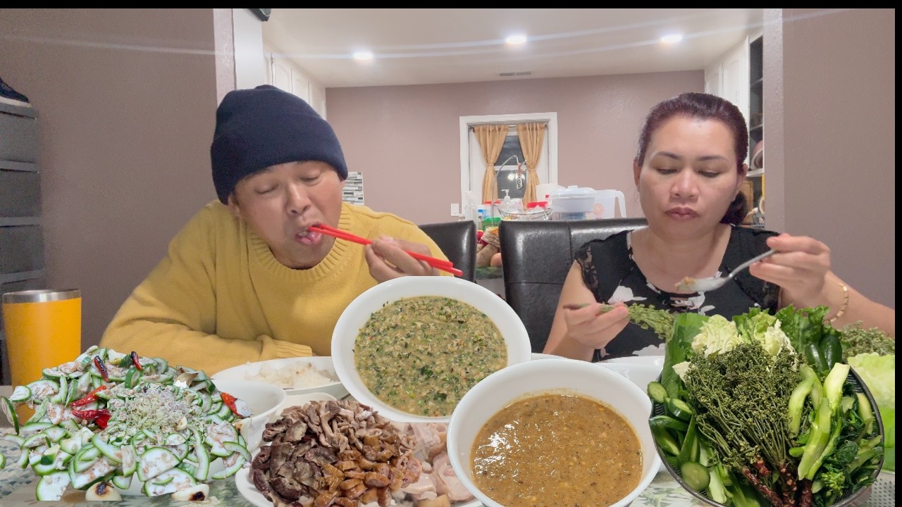ទឹកប្រហុកគ្រឿងក្នុងជ្រូកនឹងបុកអំព្រឹកស្ដៅបែបអ្នកបាត់ដំបង
