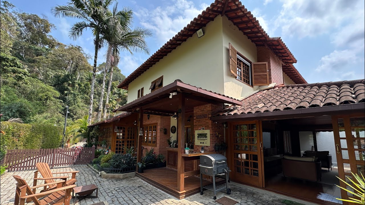 |EXCLUSIVIDADE VENDIDA | Casa de Serra aconchegante 3 quartos em condomínio com lazer e cachoeira 🌳