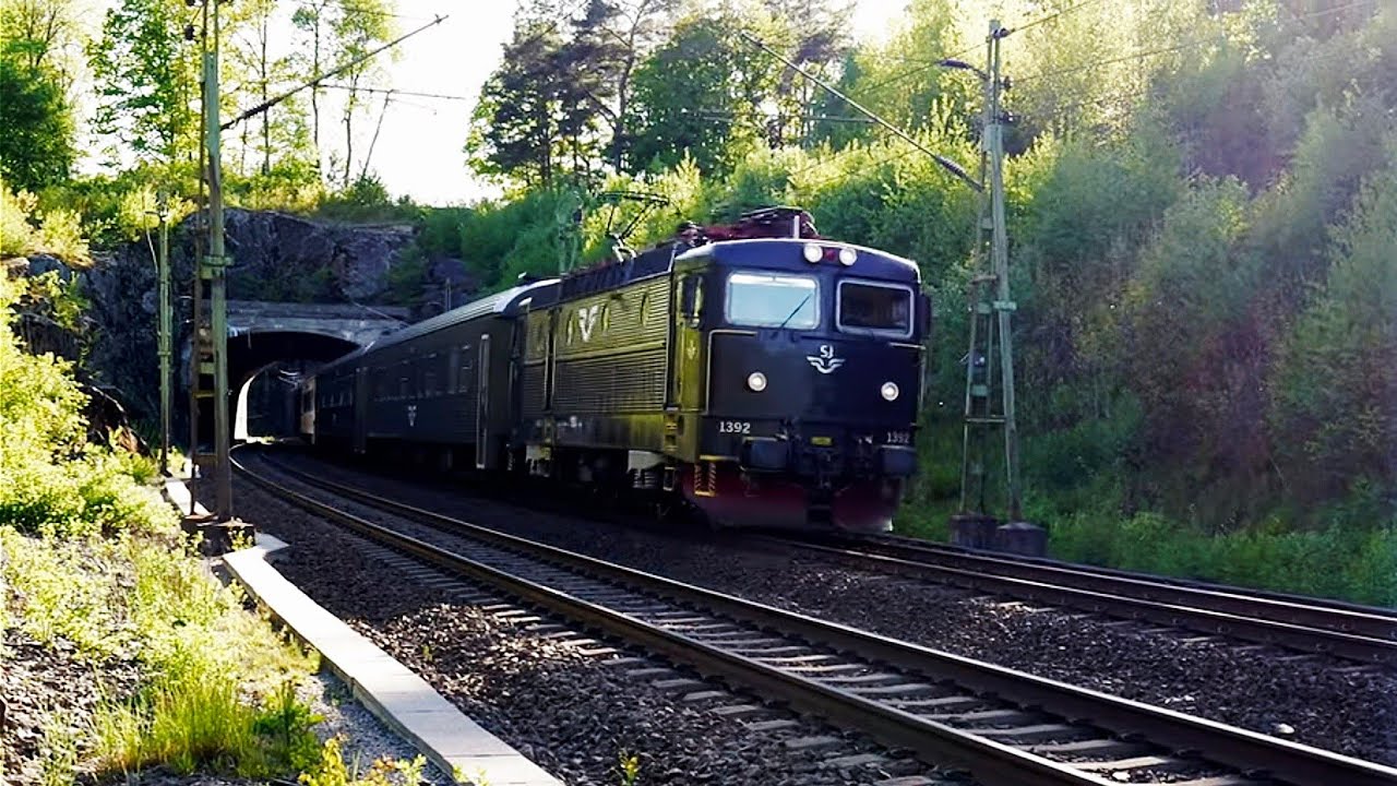 Tåg runt Floda Station och Ubbaredstunnlarna