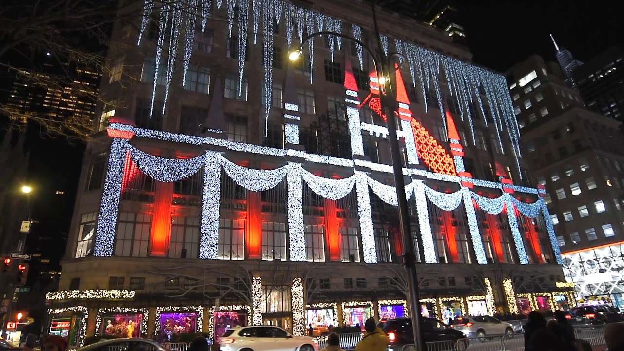 Saks Fifth Avenue Christmas and New Year Light Show 2020