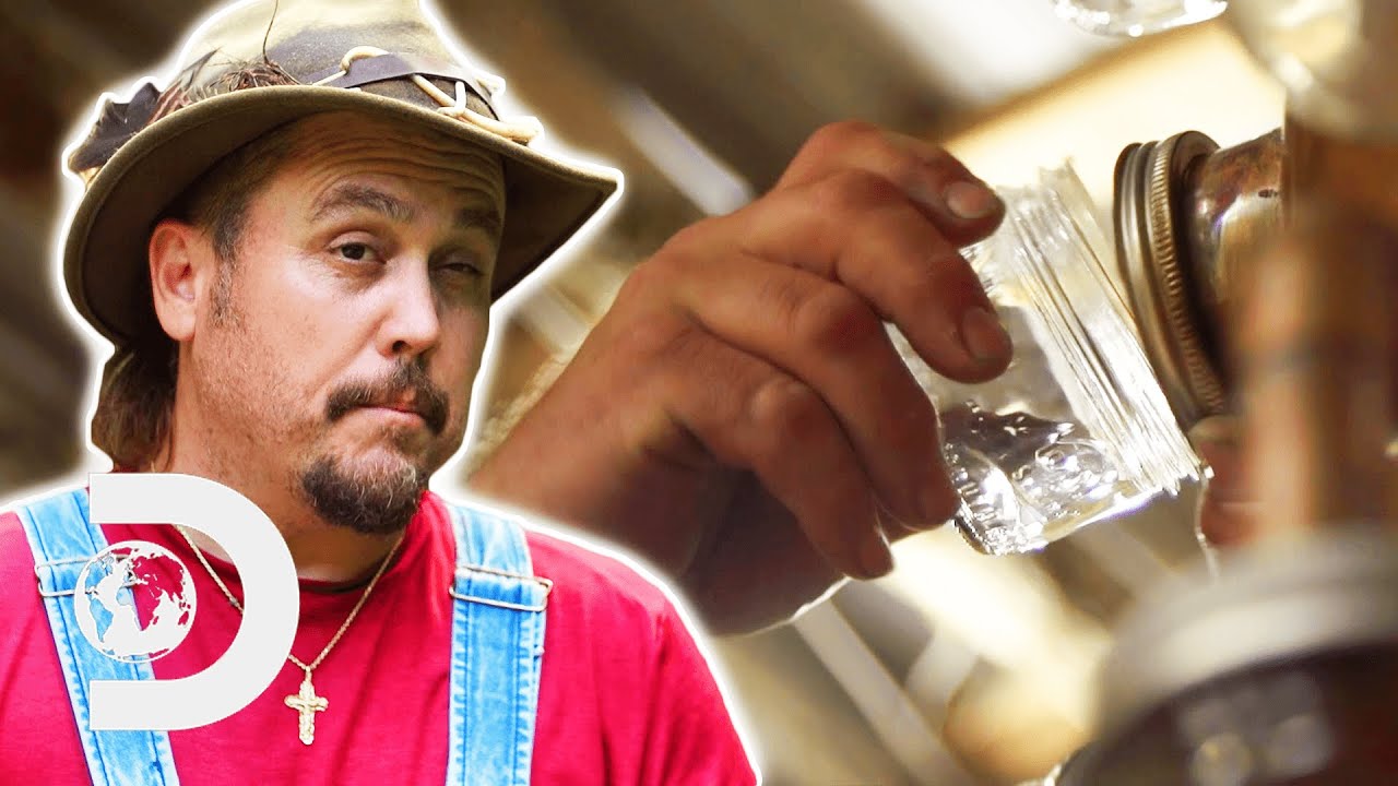 Mike & Jerry Fix Their Towering Leaky Still With Jam Jar Seals | Moonshiners