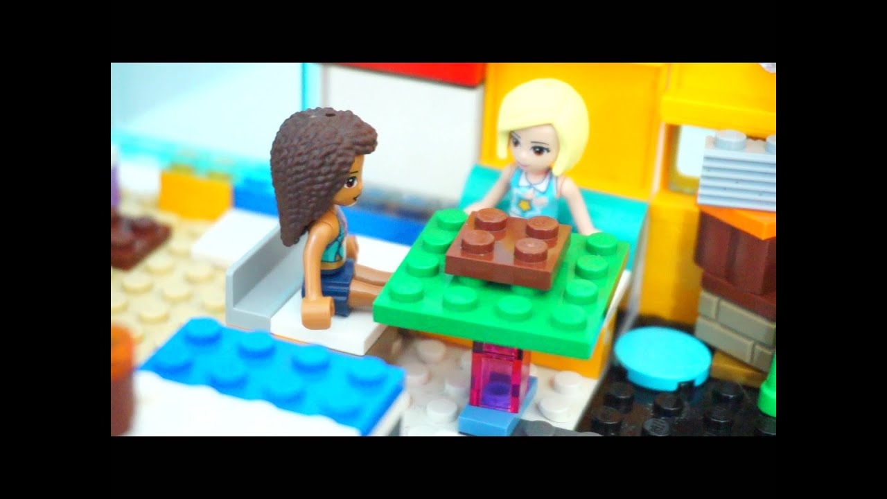LEGO Friends, Roxy and Andrea go to a new restaurant called 